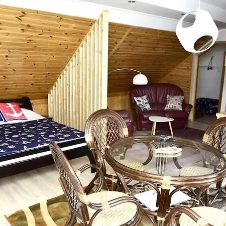 Lovingly Furnished 2 With Terrace, Appartamento