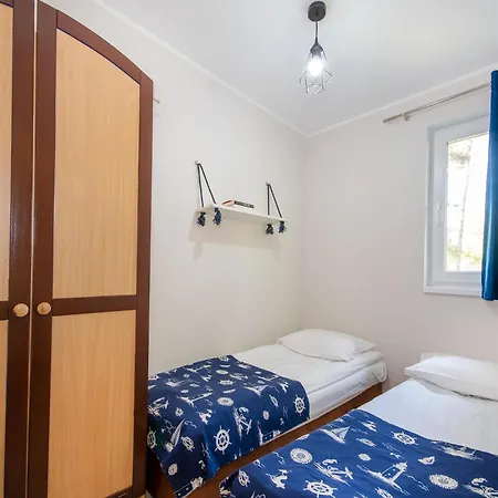 Lovingly Furnished 2 With Terrace, Appartamento Jarosławiec