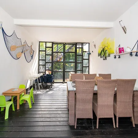 Appartamento Lovingly Furnished 2 With Terrace,